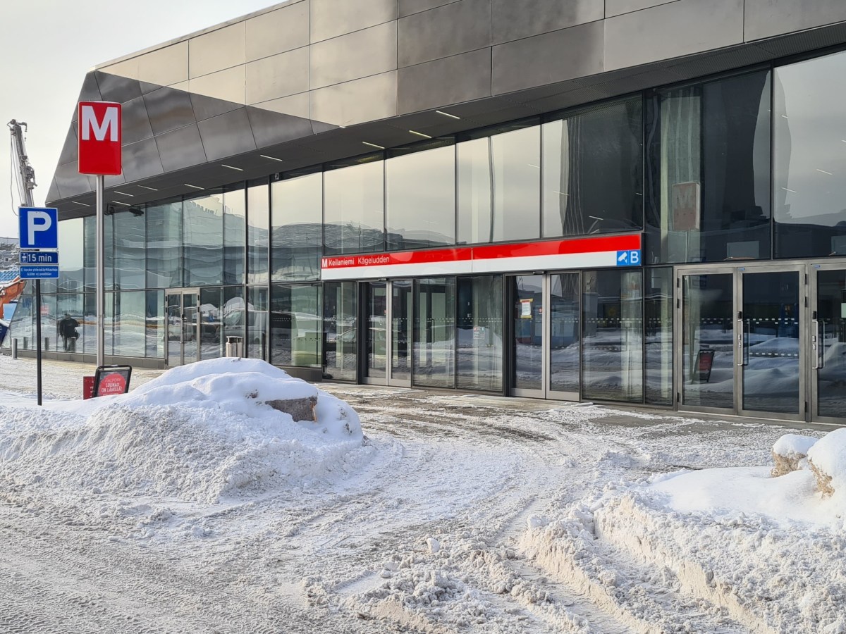 Metroaseman edusta Keilaniemessä on nyt&nbsp;jalkakäytävä